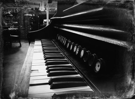 antique_piano_12_vampstock_by_vampstock-d62wm8v
